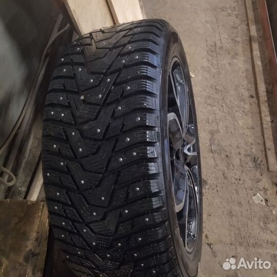 Продаю комплект зимних колёс hankook