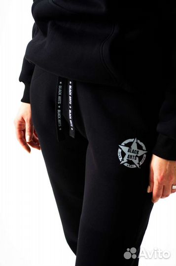 Спортивный костюм женский