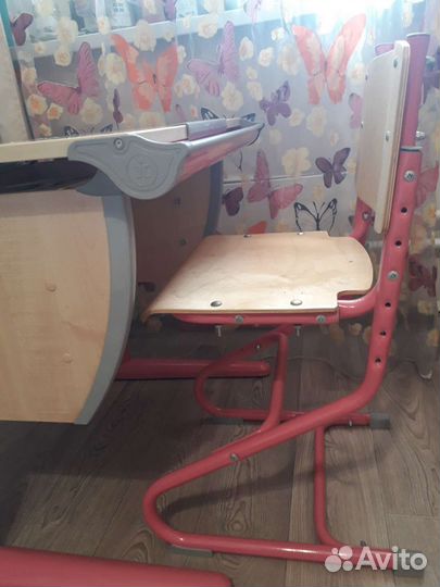 Стол и стул, растущие