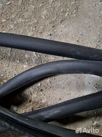 Уплотнитель двери BMW F01