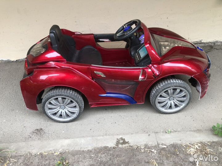 Детский электромобиль