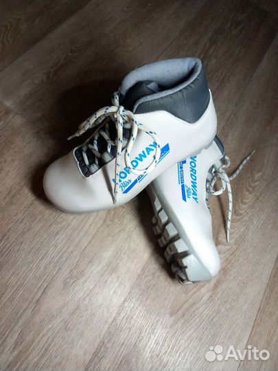 Лыжные ботинки детские 33 размер nordway