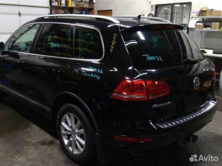 Volkswagen Touareg NF 2011 год по болтам