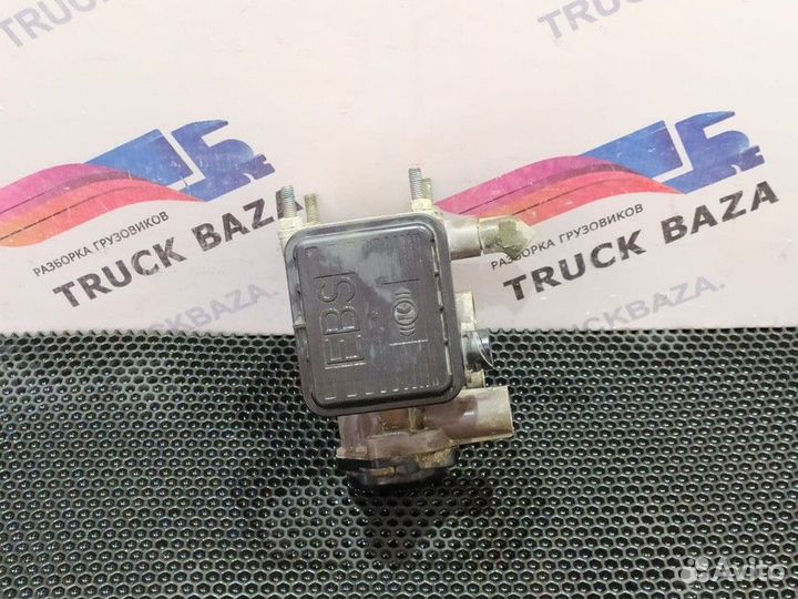 Кран управления тормозами прицепа