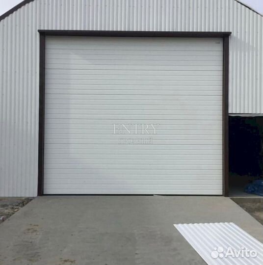 Секционные ворота