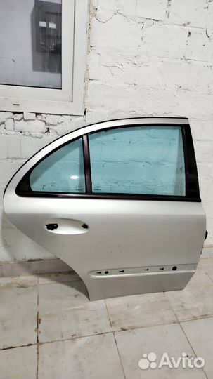 Задняя правая дверь Мерседес W211