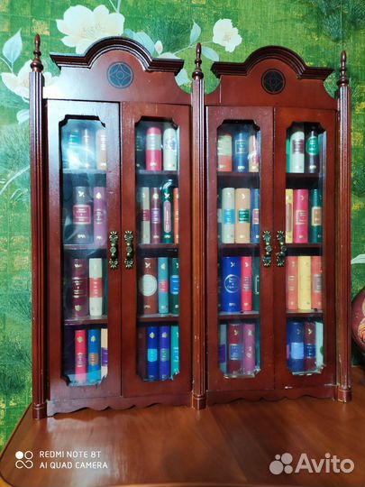 Шкаф с мини книгами шедевров литературы Deagostine