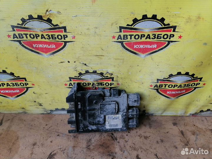 Блок предохранителей акб Renault Fluence 2.0