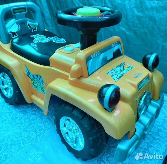 Детский автомобиль каталка