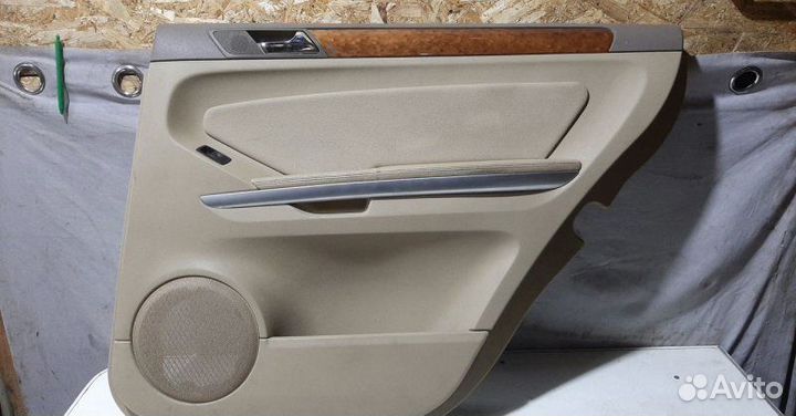 Обшивка двери задняя правая Mercedes Gl X164 4.7