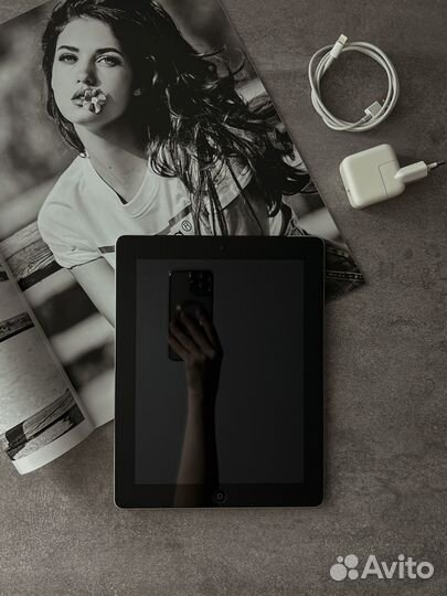 Продаю Планшет Apple iPad 4 16Gb Wi-Fi + Cellular