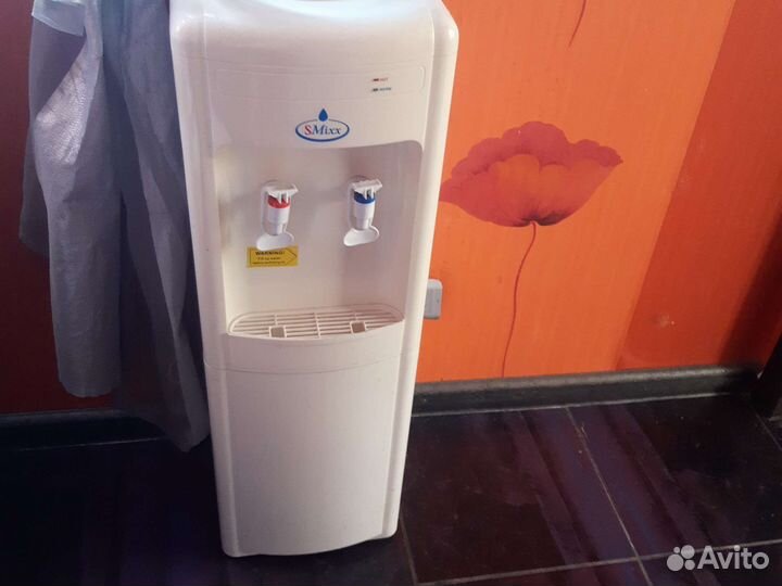 Кулер для воды + 3 шт емкости