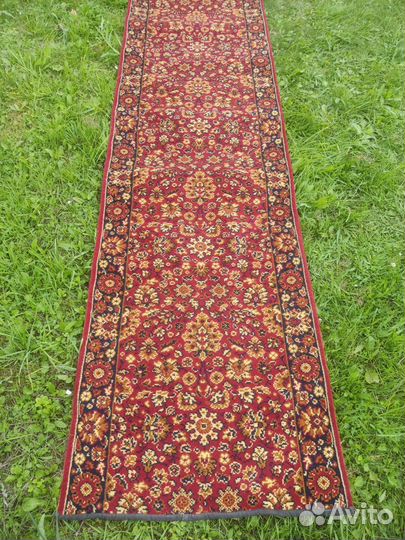 Красные ковровые дорожки