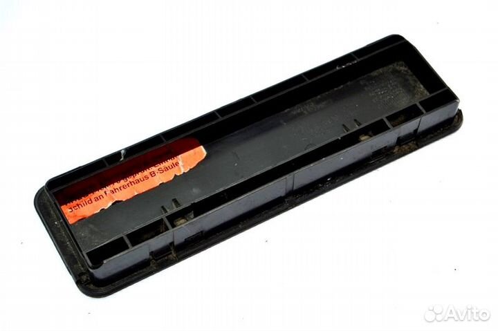 Маленькая деталь торпеды volvo FH12 1-seeria (01.9