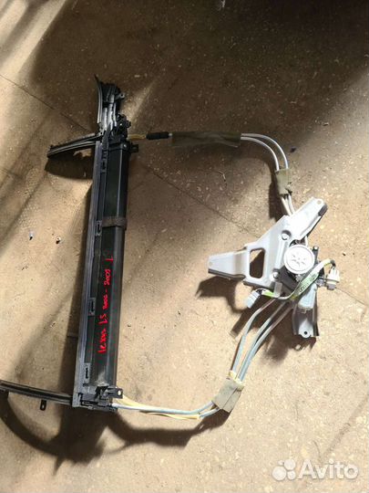 Шторка задняя Lexus LS 2008