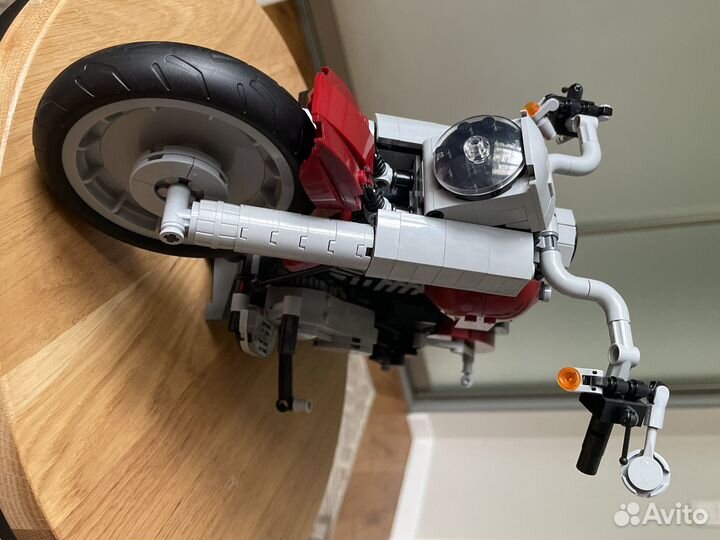 Модель мотоцикла Lego