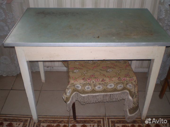 Журнальный столик