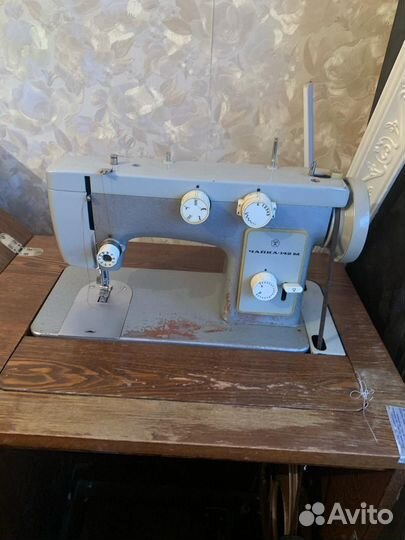 Швейная машина Чайка 142М