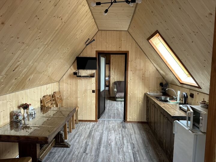 Комната 40 м², 2/2 эт.