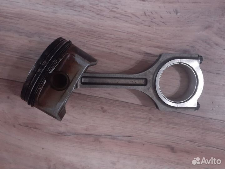 Поршень с шатуном Hyundai Kia 2.4 двигатель