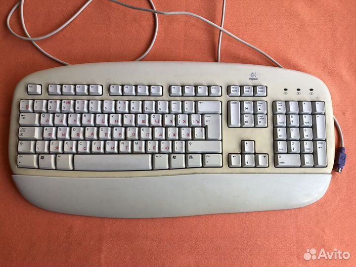 Клавиатура проводная Logitech Deluxe Keyboard