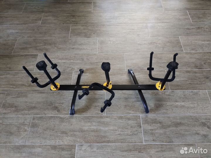 Гитарная стойка Hercules на три гитары