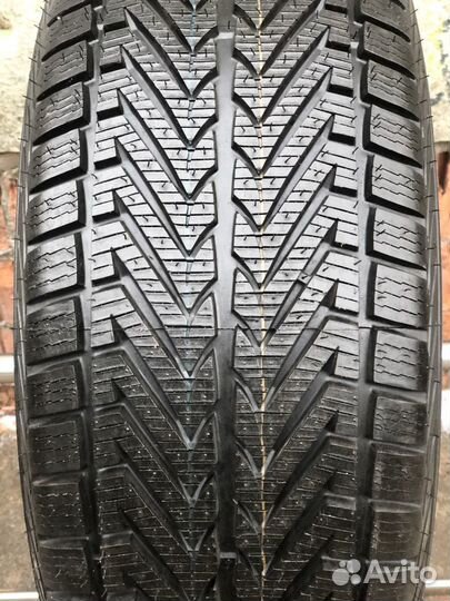 Vredestein Wintrac Xtreme 245/45 R17, 1 шт