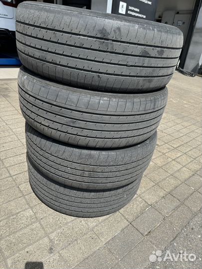 Yokohama BluEarth-XT AE61 235/55 R20