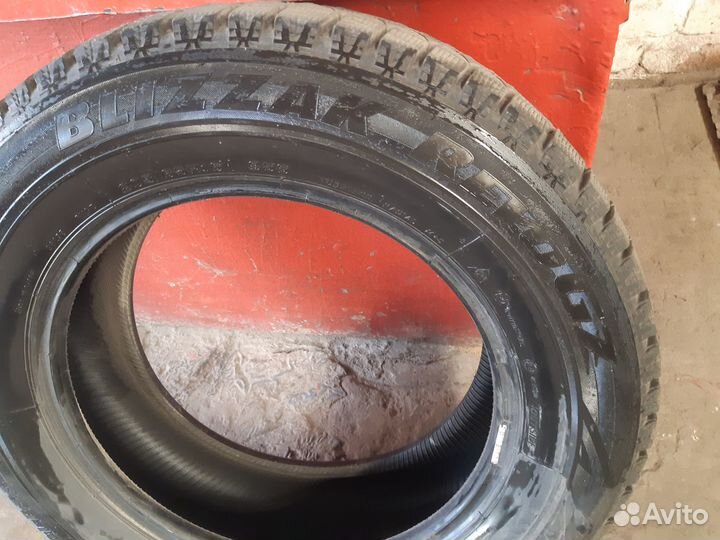 Bridgestone Blizzak Revo GZ 205/65 R16