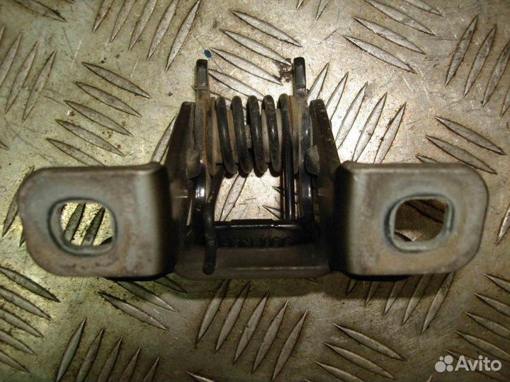 Петля Land Rover Discovery III 2004-2009