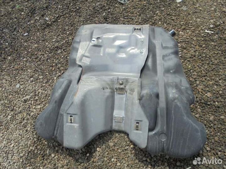 Бензобак Nissan Laurel HC35 RB20DE 2001/2