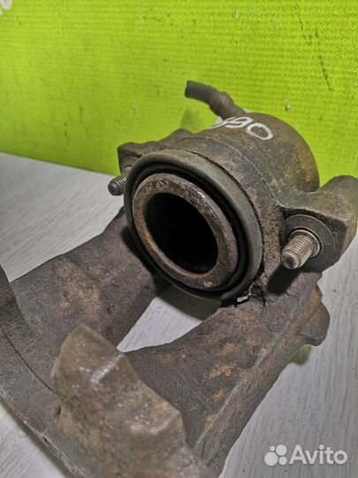 Суппорт передний левый Сеат Толедо 2