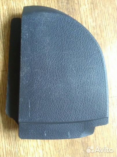 Накладка торпедо боковая правая Skoda Octavia A4