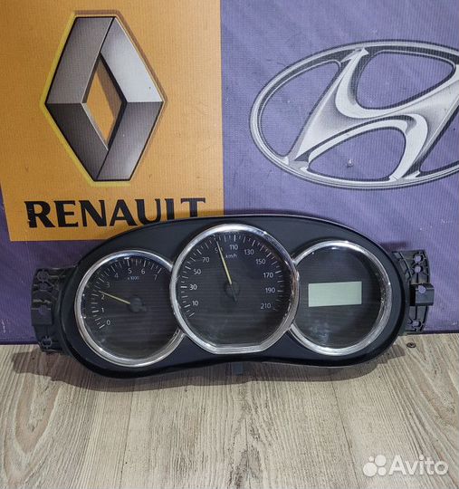 Панель приборов Приборная Щиток Доска Renault dust