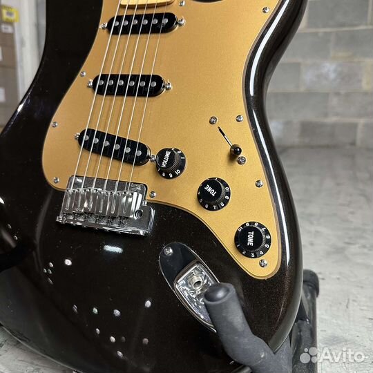 Электрогитара Fender American Deluxe Stratocaster