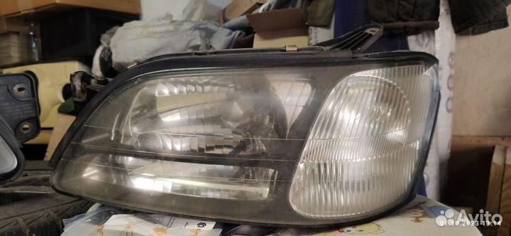 Фары Subaru Legacy