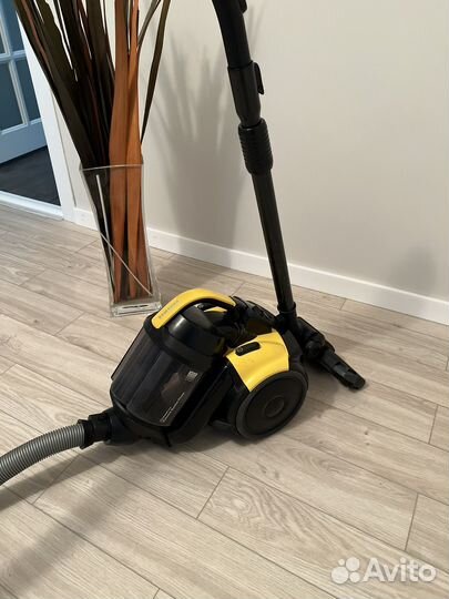 Пылесос Samsung с контейнером для сбора