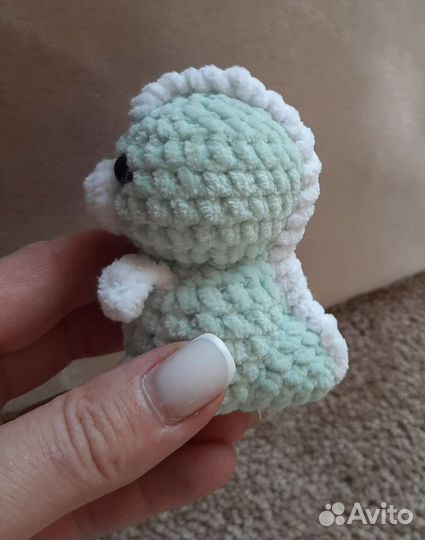 Брелок из плюшевой пряжи