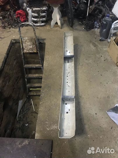 Усилитель переднего бампера бмв е34