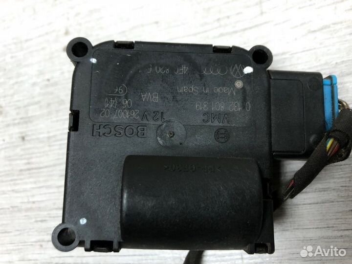 Сервопривод заслонок печки Audi A8 4.2 2007