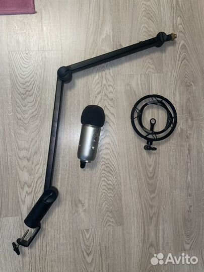 Микрофон Blue Yeti