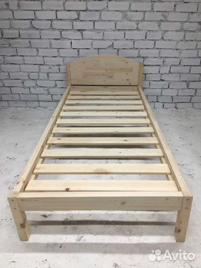 Детская кровать из массива