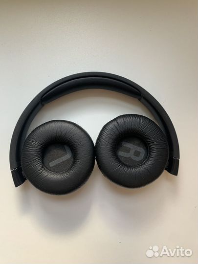 Беспроводные наушники jbl tune600BTnc