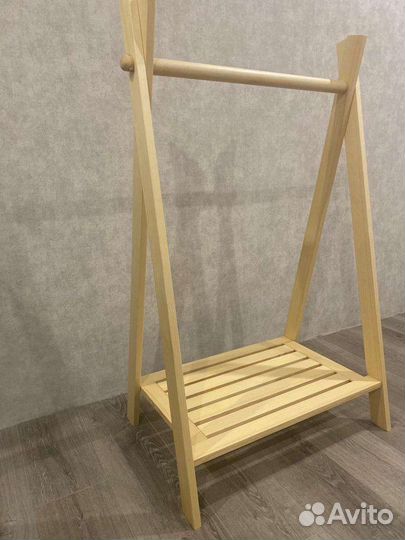 Вешалка монтессори