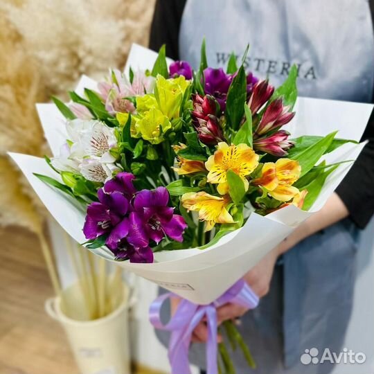 Букет 7 ярких альстромерий