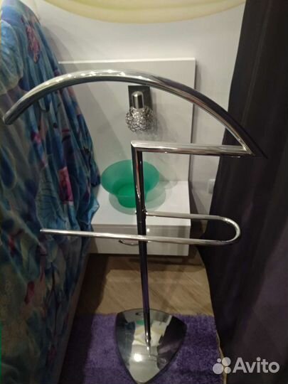 Вешалка напольная для одежды