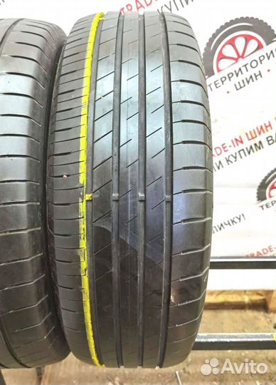 Goodyear EfficientGrip Performance 215/60 R17 96H