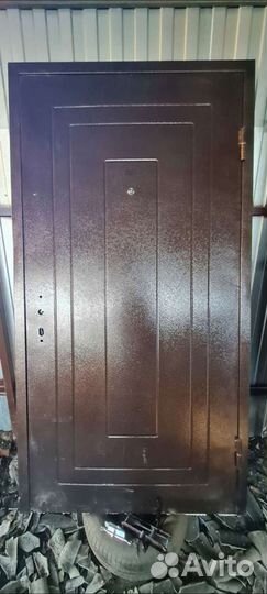 Дверь входная металлическая
