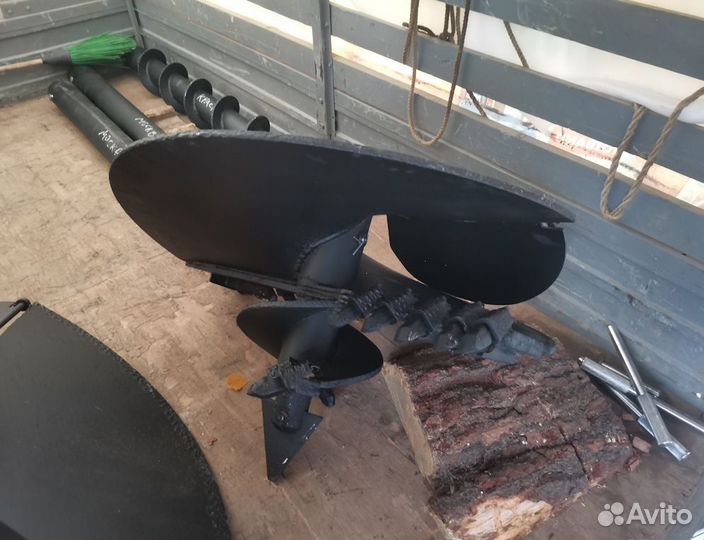 Бур для бурения колодцев