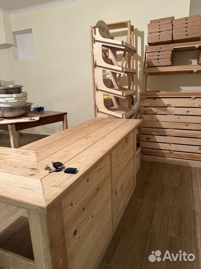 Ресепшен,полки,хлебная полка (дерево,сосна )